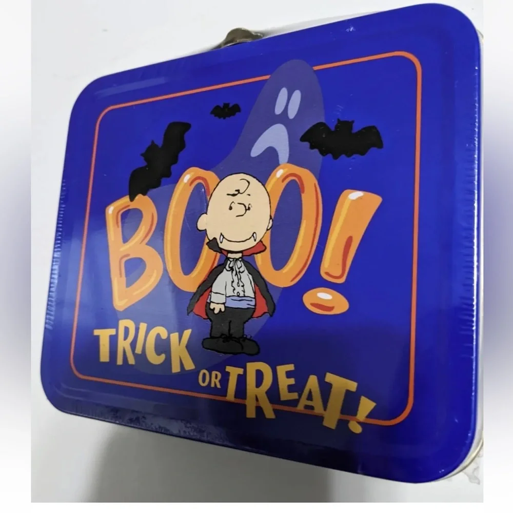 🆕 Charlie Brown Vampire Boo Trick or Treat Halloween Collector Metal Lunch Box